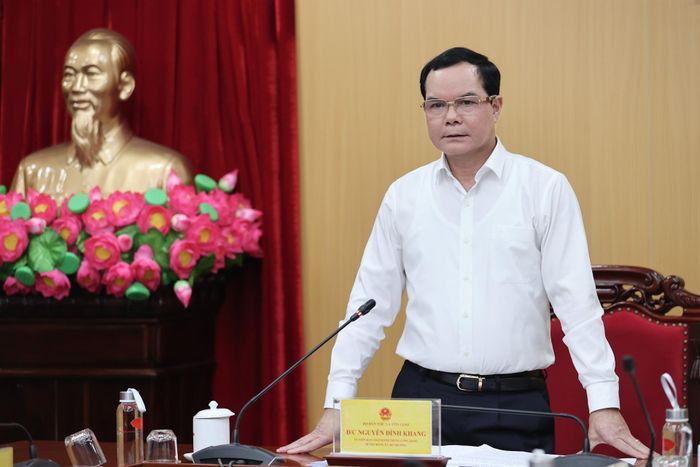 Bộ trưởng Bộ Dân tộc và Tôn giáo Nguyễn Đình Khang chủ trì cuộc họp. Ảnh: Lê Anh Dũng