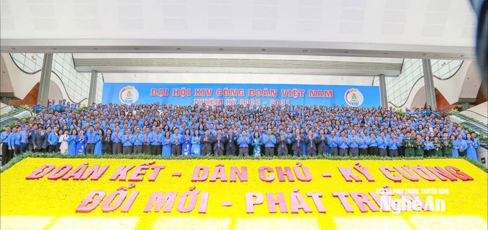 780 đại diện cho hơn 10 triệu đoàn viên công đoàn trên cả nước về dự Đại hội Công đoàn Việt Nam lần thứ XIV. Ảnh: Ban tổ chức