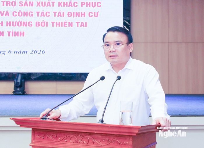 Đồng chí Phùng Thành Vinh - Ủy viên Ban Chấp hành Đảng bộ tỉnh, Phó Chủ tịch UBND tỉnh tiếp thu và giải trình trực tiếp một số nội dung thuộc thẩm quyền. Ảnh: Mai Hoa