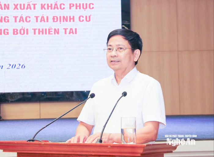 Đồng chí Cao Tiến Trung - Trưởng ban Kinh tế và Ngân sách HĐND tỉnh báo cáo kết quả khảo sát việc triển khai thực hiện các chính sách ở cơ sở. Ảnh: Mai Hoa