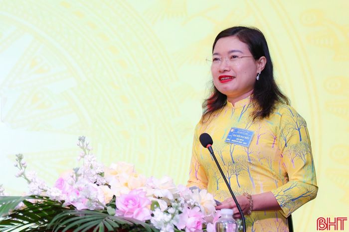 Đồng chí Nguyễn Thị Nguyệt - Phó Chủ tịch UBND tỉnh phát biểu tại đại hội.