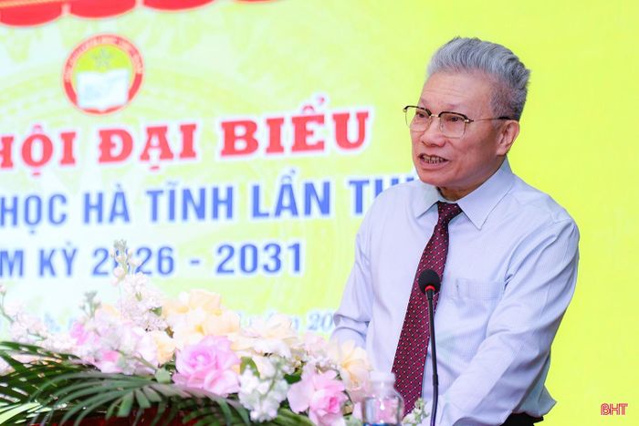 Tiến sĩ Nguyễn Hồng Sơn - Phó Chủ tịch Hội Khuyến học Việt Nam phát biểu tại đại hội.