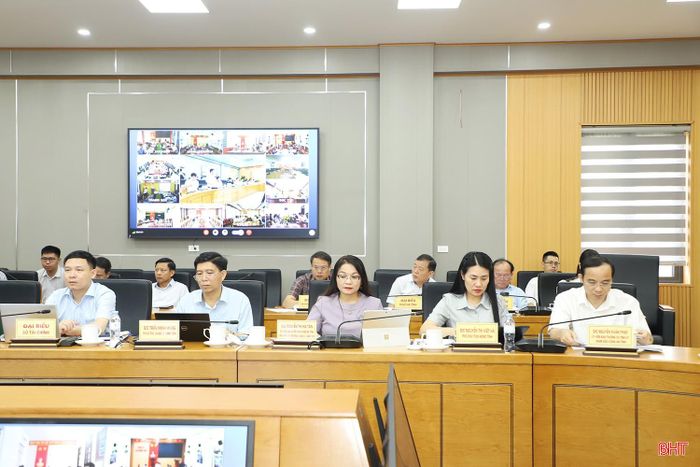 Đại biểu tham dự cuộc họp tại điểm cầu tỉnh.