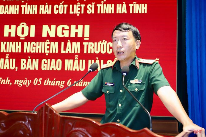 Trung tá Trần Thành Chung - Chính trị viên phó Ban CHQS xã Can Lộc phát biểu tại hội nghị.