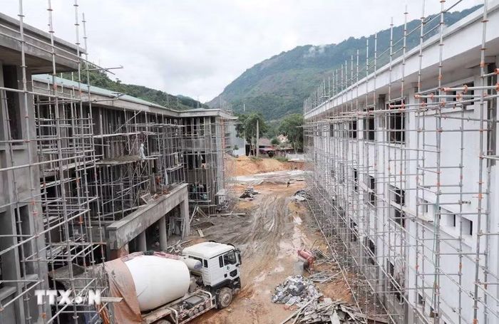 Xây trường nội trú liên cấp. (Ảnh minh họa. Nguồn: TTXVN)