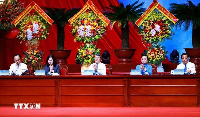 Thủ tướng Chính phủ Lê Minh Hưng tham dự phiên trao đổi, thảo luận với các đại biểu dự Đại hội Công đoàn Việt Nam. (Ảnh: Dương Giang/TTXVN)