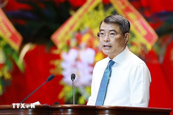 Thủ tướng Lê Minh Hưng phát biểu trao đổi, thảo luận với đại biểu dự Đại hội XIV Công đoàn Việt Nam. (Ảnh: Dương Giang/TTXVN)