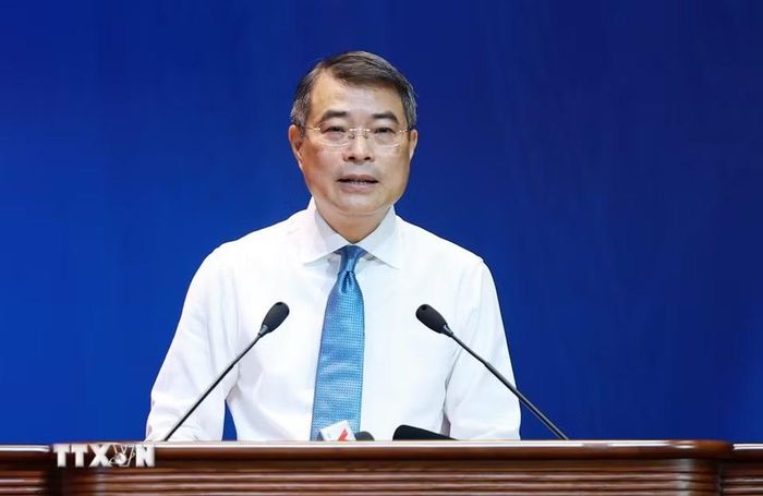 Thủ tướng Lê Minh Hưng phát biểu trao đổi, thảo luận với đại biểu dự Đại hội XIV Công đoàn Việt Nam. (Ảnh: Dương Giang/TTXVN)