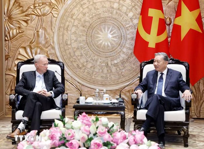 Tổng Bí thư, Chủ tịch nước Tô Lâm tiếp ông Eric Schmidt, nguyên Chủ tịch Tập đoàn Google, dẫn đầu Đoàn chuyên gia trí tuệ nhân tạo thăm và làm việc tại Việt Nam. (Ảnh: Thống Nhất/TTXVN)