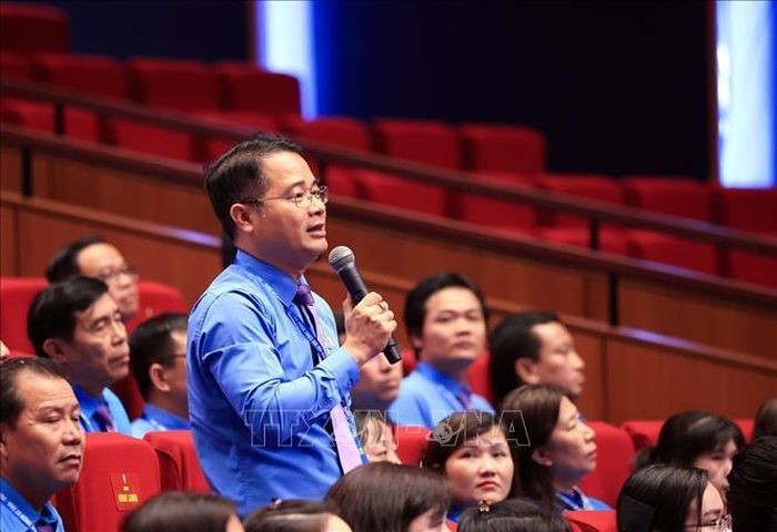 Đồng chí Hoàng Phúc Long, Chủ tịch Công đoàn Liên doanh Việt - Nga Vietsovpetro (VSP), Công đoàn Dầu khí Việt Nam phát biểu về Khơi dậy khát vọng cống hiến thông qua phong trào thi đua và sáng kiến. Ảnh: Tuấn Anh/TTXVN.
