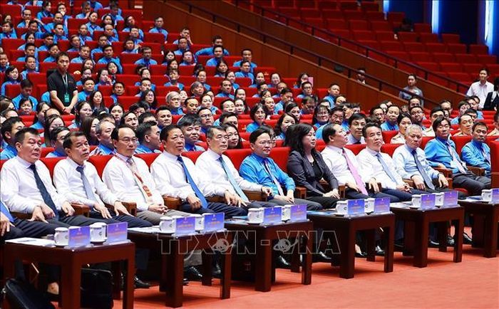 Thủ tướng Chính phủ Lê Minh Hưng và các đại biểu dự phiên trao đổi, thảo luận với các đại biểu dự Đại hội Công đoàn Việt Nam. Ảnh: Dương Giang/TTXVN.