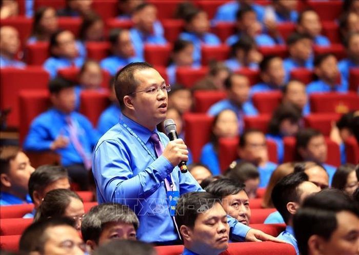 Đồng chí Lê Đình Lương, Trường Đại học Công nghệ thành phố Hồ Chí Minh, Liên đoàn Lao động thành phố Hồ Chí Minh phát biểu về Công tác đào tạo, nâng cao kỹ năng nghề chưa đáp ứng, chất lượng nguồn nhân lực chậm cải thiện dẫn đến năng suất lao động chưa cao. Ảnh: Tuấn Anh/TTXVN.