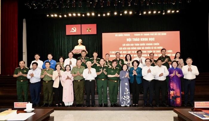 Các đồng chí nguyên lãnh đạo và lãnh đạo Đảng, Nhà nước, Bộ Quốc phòng tại Hội thảo. Ảnh: Quốc Thanh