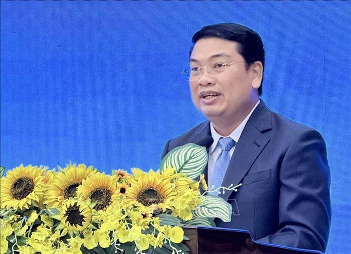 Ông Lê Trung Hồ, Phó Chủ tịch UBND tỉnh An Giang, phát biểu tại Hội nghị.