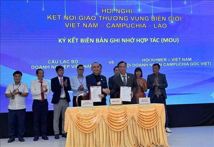 Ký kết biên bản ghi nhớ hợp tác (MoU) giữa Câu lạc bộ doanh nghiệp Việt Nam và Hội Khmer - Việt Nam (Hội Doanh nhân Campuchia gốc Việt).