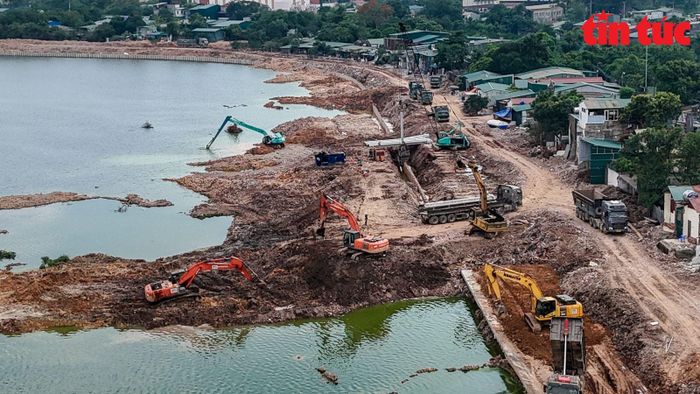 Hồ điều hòa Phú Đô hiện đã hoàn thành khoảng 95% khối lượng công việc, đang thực hiện công tác hoàn thiện công trình, dự kiến sẽ hoàn thành trước 30/6.