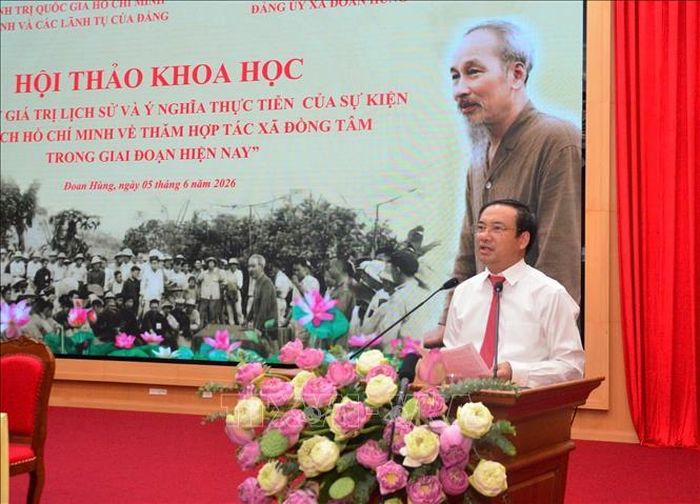 Trưởng Ban Tuyên giáo và Dân vận Tỉnh ủy Phú Thọ Lương Đức Minh phát biểu tại hội thảo.
