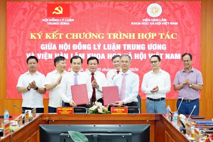 Quang cảnh lễ ký kết.