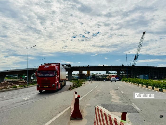 Ngoài thiếu nguyên vật liệu, hiện nay nguồn nhựa đường nhậu khẩu, bê tông nhựa cũng gây tác động trực tiếp đến tình hình triển khai dự án thi công của nhà thầu, ảnh hưởng tiến độ dự án.