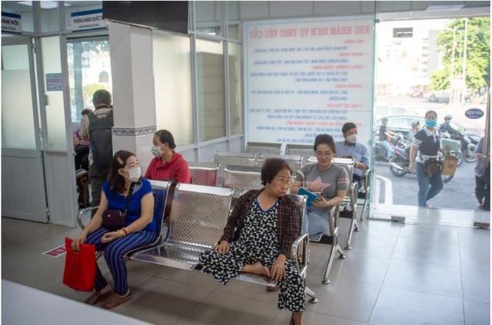 Khám chữa bệnh vào ngày nghỉ vẫn có thể được hưởng BHYT nếu cơ sở y tế có triển khai khám BHYT ngoài giờ và người bệnh thực hiện đúng thủ tục cần thiết.