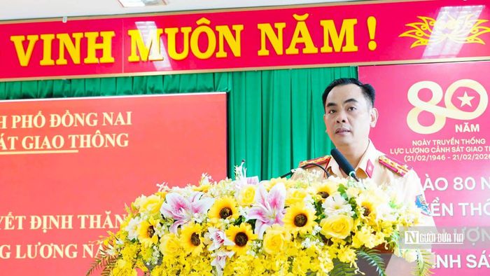 Đại tá Trần Trọng Thủy, Trưởng Phòng Cảnh sát giao thông Công an Tp.Đồng Nai, phát biểu tại buổi lễ.
