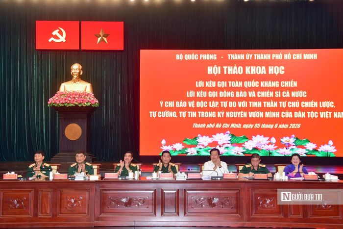 Đoàn đại biểu chủ trì hội thảo.