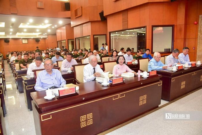 Lãnh đạo, đại biểu tại chương trình.