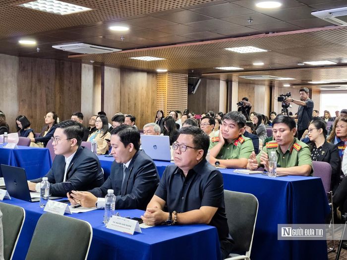 Đại biểu, khách mời tham dự chương trình
