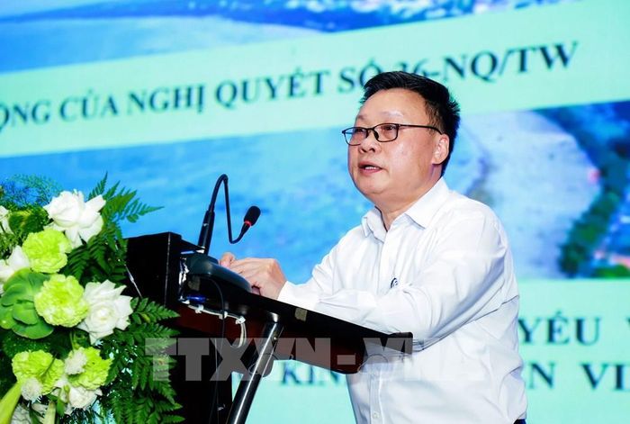 TS. Vũ Mạnh Hùng, Vụ trưởng Vụ Kinh tế ngành (Ban Chính sách, Chiến lược Trung ương) phát biểu tại hội thảo. Ảnh: Trịnh Duy Hưng - TTXVN 