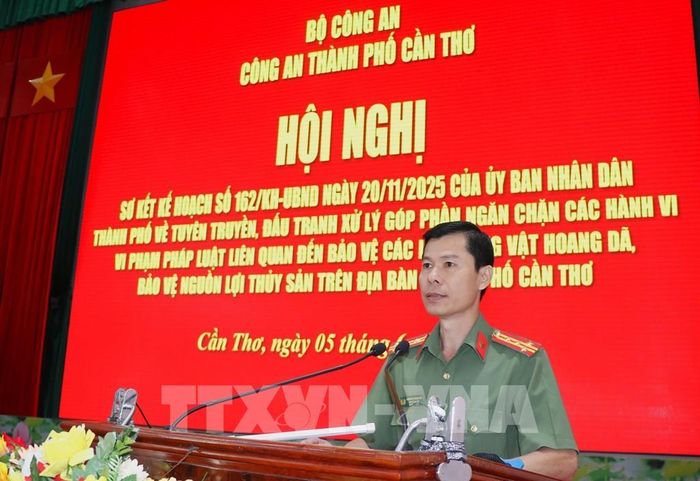 Đồng chí Nguyễn Thanh Bình, Phó Giám đốc Công an thành phố Cần Thơ phát biểu tại hội nghị. Ảnh: Nguyễn Hằng – TTXVN