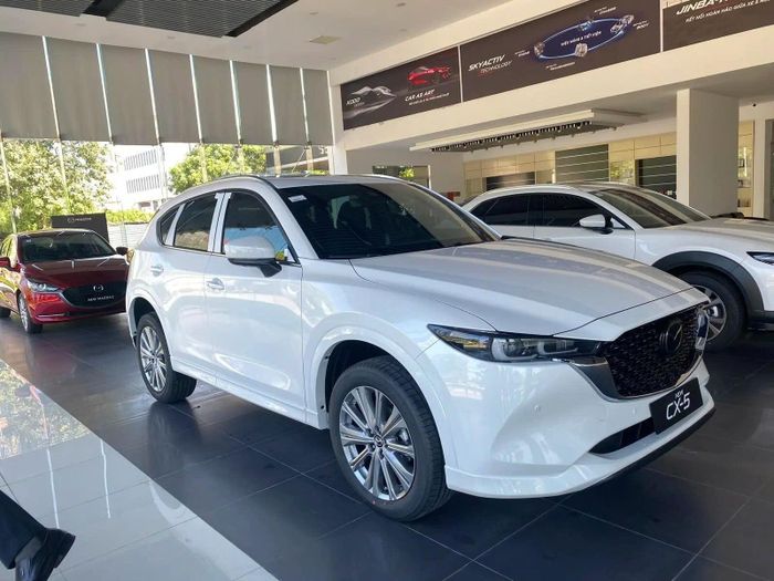 Mazda CX-5.