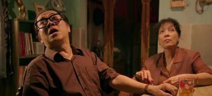Các phân đoạn đối diễn giữa NSƯT Thành Lộc và NSND Lê Khanh được xem là điểm giữ nhịp cảm xúc ổn định nhất của phim.
