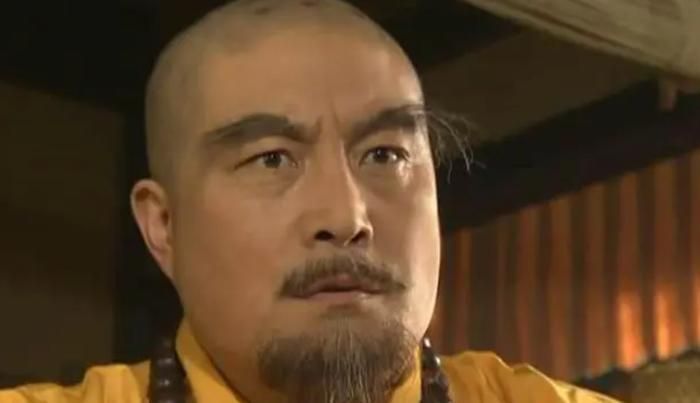 Nam Đế - Đoàn Trí Hưng (lúc này đã đi tu và lấy pháp hiệu là Nhất Đăng Đại Sư) trong bộ phim truyền hình kiếm hiệp Anh Hùng Xạ Điêu (bản 2003). Ảnh: Sohu