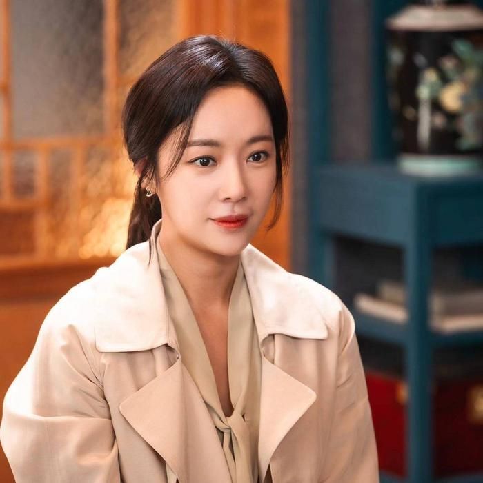 Hwang Jung Eum cũng thừa nhận từng rơi vào trạng thái hoang mang về tương lai.