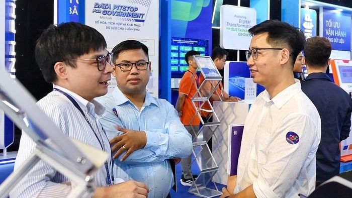 Lựa chọn nhà đầu tư thực chất là lựa chọn những người sẽ cùng xuất hiện trong các quyết định quan trọng của doanh nghiệp trong tương lai. Ảnh: Hoàng Anh