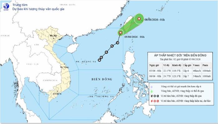 Dự báo đường đi của áp thấp nhiệt đới phát lúc 2h ngày 5/6. Nguồn:NCHMF