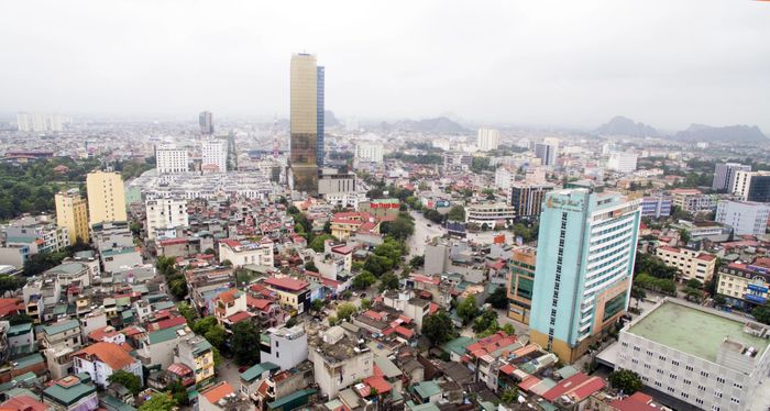 Năm 2025, trong 32 chỉ tiêu đề ra, phường có 11 chỉ tiêu vượt kế hoạch, 17 chỉ tiêu hoàn thành. Giá trị tổng sản phẩm ước đạt 38.383 tỷ đồng; tổng thu ngân sách ước đạt 1.318 tỷ đồng, đạt 121% dự toán tỉnh giao, 111% dự toán phường đề ra. (Ảnh: Nam Nam)