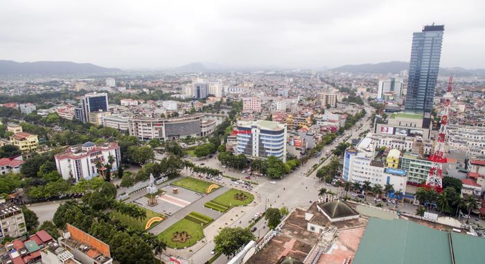 Diện mạo đô thị có nhiều thay đổi theo hướng hiện đại, đồng bộ. (Ảnh: Nam Nam)