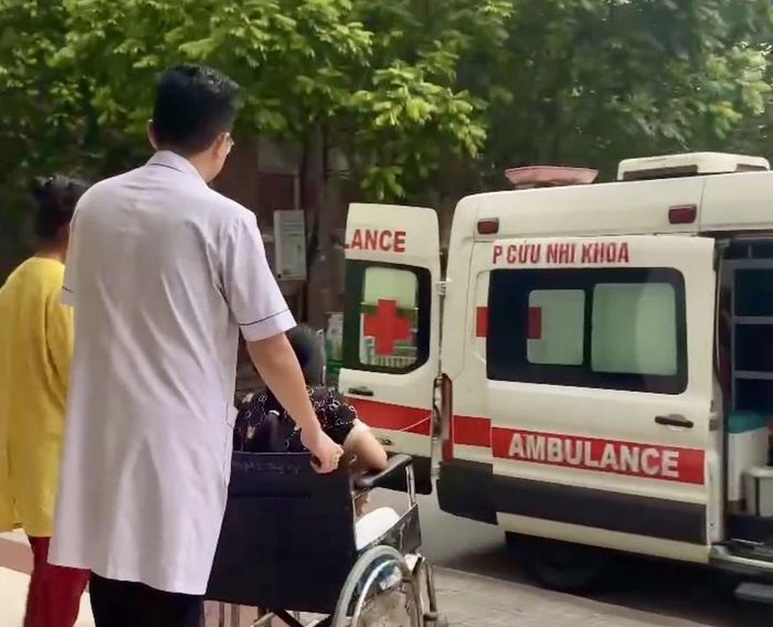 Thấu hiểu nguyện vọng của gia đình và mong muốn được dự thi của học sinh, Ban Giám đốc Bệnh viện Nhi Thanh Hóa đã chỉ đạo các khoa, phòng phối hợp xây dựng phương án hỗ trợ.