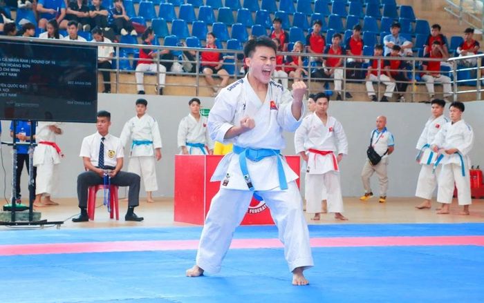 VĐV thi đấu nội dung Kata.