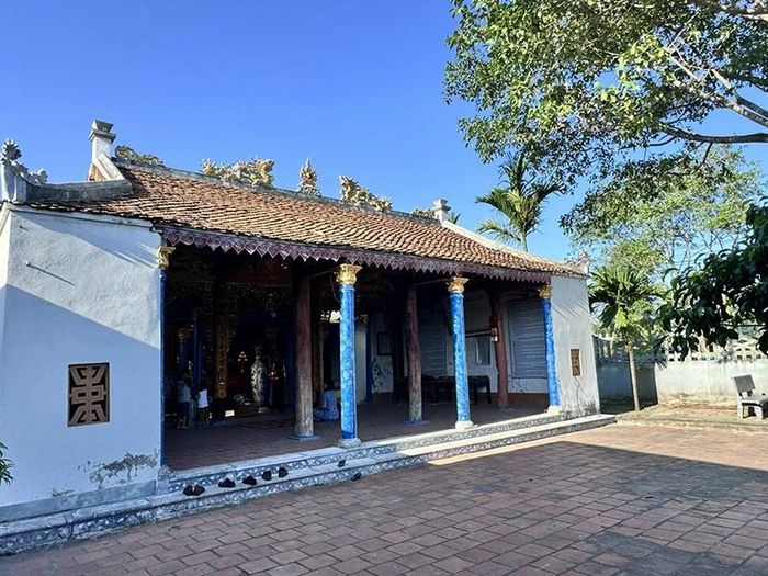 Di tích lịch sử văn hóa và kiến trúc nghệ thuật quốc gia, đền An Lạc tại xã Hoằng Tiến.