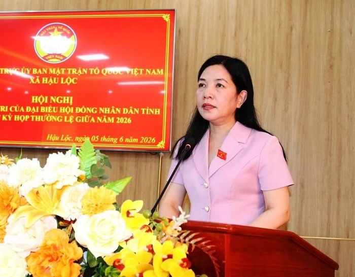 Chủ nhiệm Ủy ban Kiểm tra Tỉnh ủy Phạm Thị Thanh Thủy tiếp thu và làm rõ các kiến nghị của cử tri.