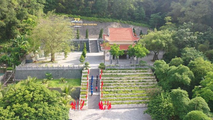 Rời phường Hạc Thành, chúng ta về với Địa điểm lịch sử và thắng cảnh Rừng Thông - nơi in đậm dấu ấn lịch sử cách mạng của quê hương Thanh Hóa.