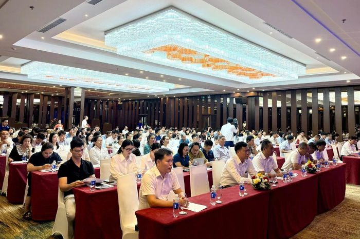 Các đại biểu tham dự hội nghị.