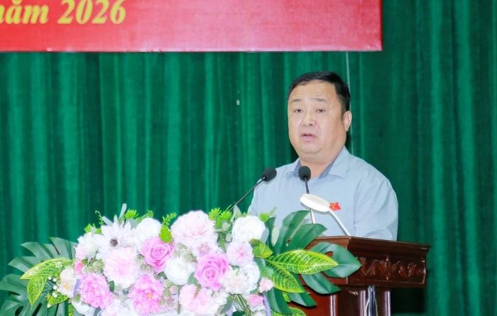 Đại biểu Phạm Quốc Thành, Bí thư Đảng ủy, Chủ tịch HĐND xã Biện Thượng báo cáo tóm tắt tình hình phát triển kinh tế - xã hội, quốc phòng - an ninh 5 tháng đầu năm, nhiệm vụ trọng tâm những tháng cuối năm 2026.