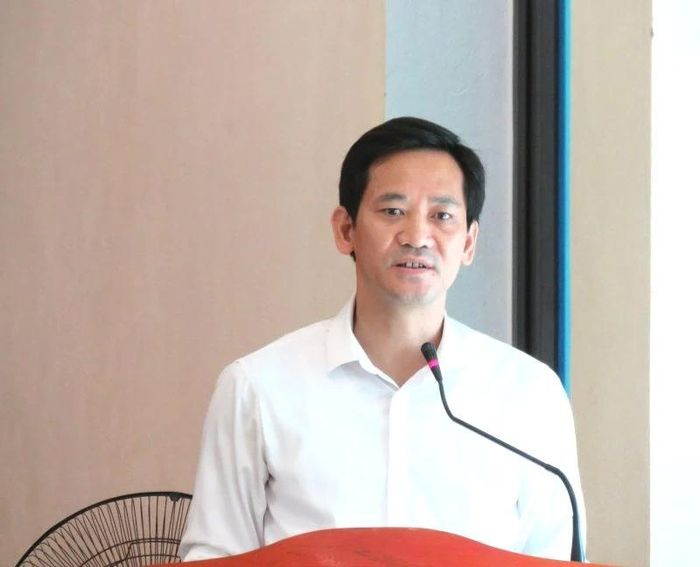 Đại diện Tổ đại biểu HĐND tỉnh tiếp thu và giải trình, làm rõ một số vấn đề cử tri quan tâm.