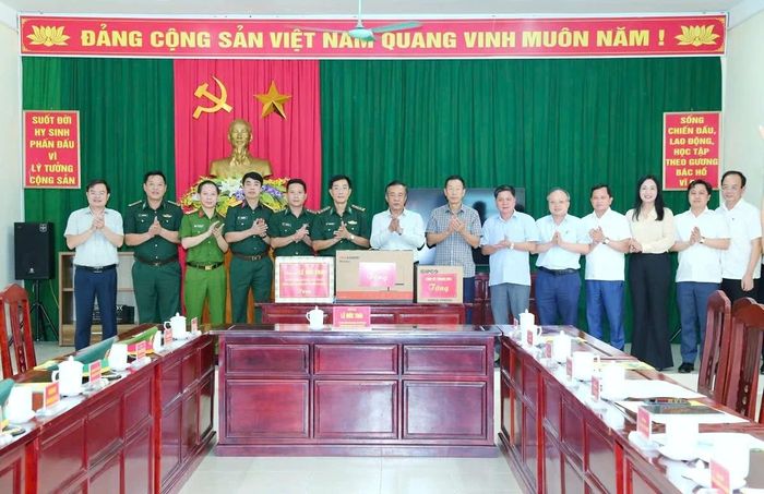 Đồng chí Bí thư Tỉnh ủy Lê Đức Thái kiểm tra hoạt động tại Đồn Biên phòng Cửa khẩu Quốc tế Na Mèo; yêu cầu lực lượng biên phòng tiếp tục quản lý, bảo vệ vững chắc chủ quyền an ninh biên giới quốc gia.