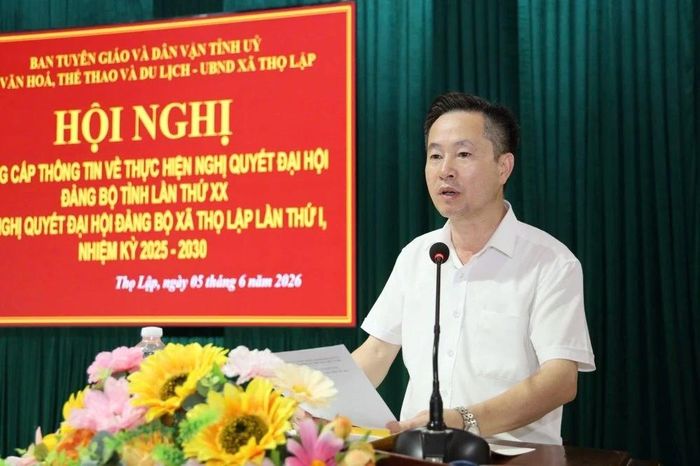 Lãnh đạo xã Thọ Lập cung cấp thông tin về kết quả thực hiện Nghị quyết Đại hội Đảng các cấp.