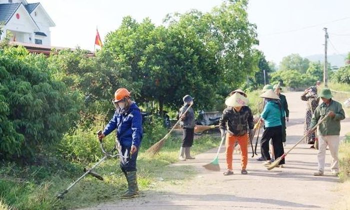  Xã Nam Dương ra quân dọn vệ sinh môi trường. 