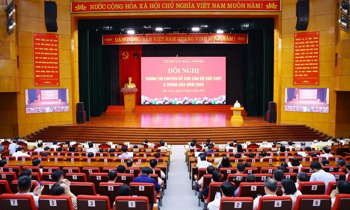  Quang cảnh hội nghị tại điểm cầu tỉnh. 